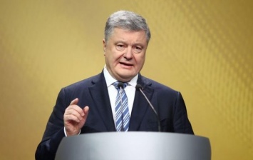 Порошенко уточнил, почему военное положение хотели ввести на 60 дней и будет ли оно продолжено