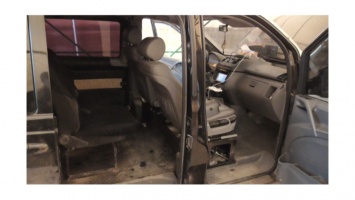 Украинец пытался провезти в Крым вещество для "синтетики" в обшивке авто