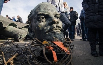 В Николаеве обнаружили памятник Ленину, но снести не могут - частная собственность