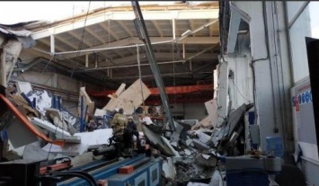 МЧС сообщает об увеличении числа погибших при обрушении крыши в Дзержинском