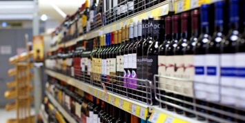 Импортеры предупредили о проблемах с поставками алкоголя перед Новым годом