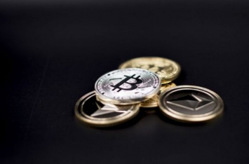 Bitcoin нащупал новое «дно»: последние данные