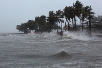 К берегам Индии приближается мощный ураган: власти привели в готовность тысячи спасателей