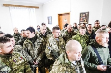 На выездное заседание ВСК в Одессе пришли "муниципальные стражи" Труханова
