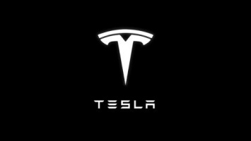 Tesla требует $167 млн в качестве компенсации от бывшего сотрудника, сообщившего о нарушениях