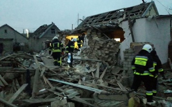 Взрыв разрушил два жилых дома в Херсоне - есть пострадавшие
