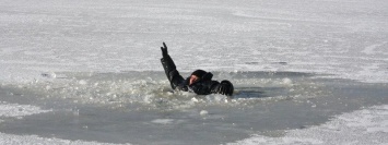 На Днепропетровщине рыбаки проваливаются под лед