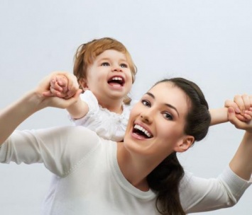 Активность мозга матери может влиять на вовлеченность ребенка в игру