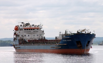 Российское судно потерпело бедствие в море: кадры ЧП