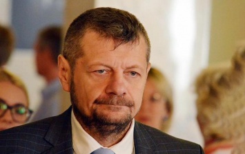 Мосийчук избил газетой чиновника, защищая честь Ляшко: "Подонки"