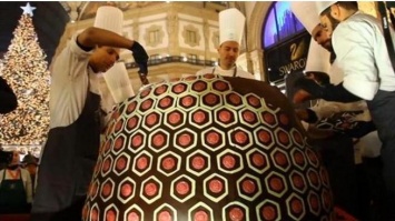 Почти 333 кг: в Италии испекли самый большой рождественский кекс