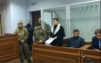 Суд оставил Савченко под стражей - в прокурора запустили ботинком