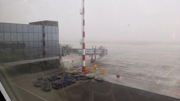 В аэропорту «Симферополь» задерживают рейсы