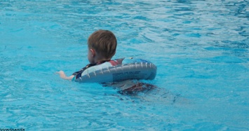 Я бесплатно учу детей плаванию. Но этой маме этого оказалось мало...?