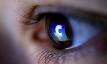 Facebook передавал данные пользователей третьим компаниям