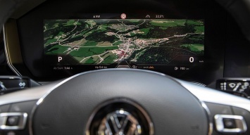 На автомобили Volkswagen будут ставить изогнутые «приборки»