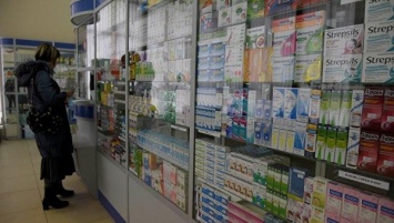 В три раза больше нормы: Минздрав Крыма оценил аптечную сеть региона
