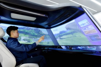 Hyundai превратила лобовое стекло в огромный дисплей