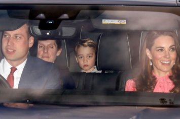 Кейт Миддлтон, принц Уильям,Меган Маркл и принц Гарри на рождественском обеде Елизаветы II