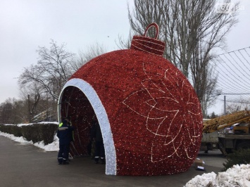 На Днепропетровщине создали гигантскую игрушку (Фото)