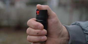 В Москве куривший подросток распылил газ в лицо сделавшему ему замечание полицейскому