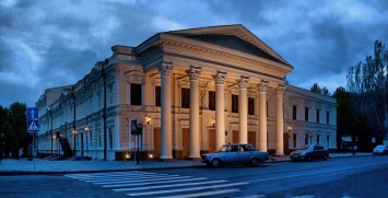 Без слова «русский»: депутатам Николаевского облсовета предлагают сократить название одного из театров Николаева