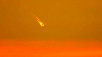 NASA прокомментировало снимки огненного шара с хвостом в небе