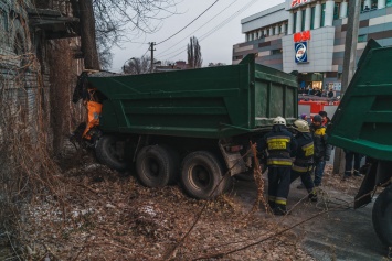 ДТП в Днепре: у грузовика отказали тормоза