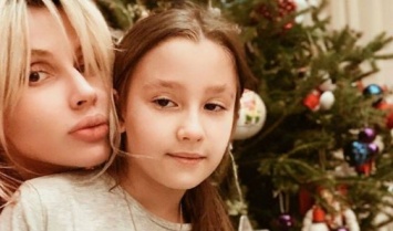Светлана Лобода выложила домашнее фото с дочерью