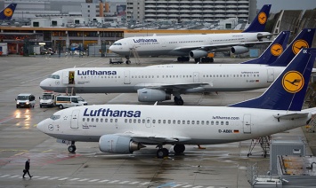 Самолет Lufthansa совершил экстренную посадку из-за поломки кофеварки
