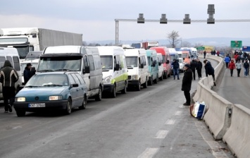 Пробки на западной границе - до 16 часов ожидания