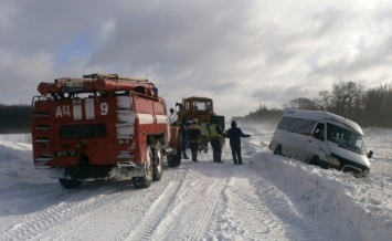 На Полтавщине перевернулся автобус с пассажирами: детали аварии