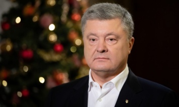 Нас объединяют Украина и вера: Порошенко поздравил христиан западного обряда с Рождеством