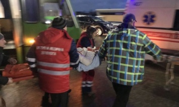 Под Киевом грузовик врезался в маршрутку, шесть человек пострадали