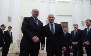Соцсети обсуждают покрасневшего Лукашенко после переговоров с Путиным