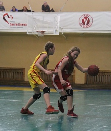 Баскетболистки ДЮСШ провели очередные поединки в юношеской лиге