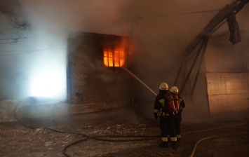 В Днепре горело предприятие по производству масла