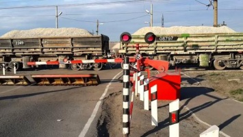 В Томске под грузовой поезд угодила девушка-подросток