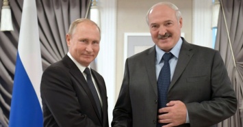 Лукашенко к новому году подарил Путину четыре мешка картошки
