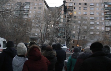 В Магниторске при взрыве и обрушении многоэтажки погибли три человека, судьба еще 79 человек пока неизвестна