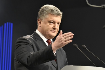 "Мы выстояли и стали сильнее": Порошенко поздравил украинцев с уходящим годом