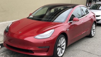 Появилось видео составления Tesla Model 3