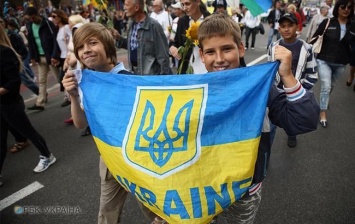 Прекрасные люди и жуткие дороги. Иностранные послы рассказали о хорошем и плохом в Украине