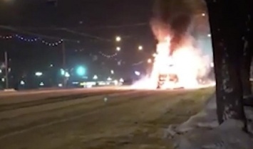 В Магнитогорске погибли три человека из-за возгорания в маршрутке. Видео