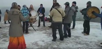 На Хортице музыканты заряжали новогодними ритмами - видео