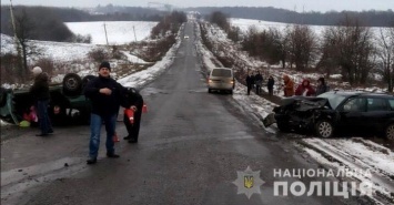 Под Винницей пьяный евробляхер на Ford протаранил ВАЗ, в котором погибли двое взрослых и младенец