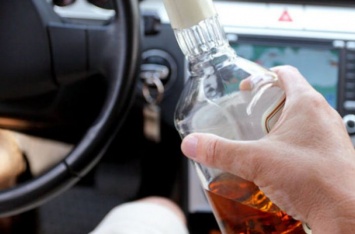 Спиртное за рулем: стали известны безопасные дозы для водителя
