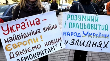 «Меня давит Путин или наши депутаты?!» - украинское ТВ засыпают гневными звонками