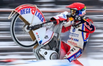 Даниил Иванов стал чемпионом России по мотогонкам на льду 2018-19