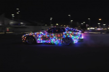Подарок на Рождество: праздничный тюнинг старого Porsche